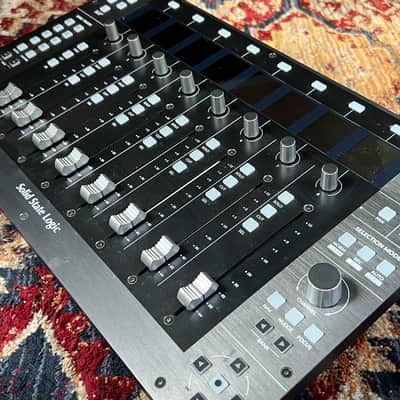 Solid State Logic UF8 Advanced DAW Controller 2021 - Black image 3