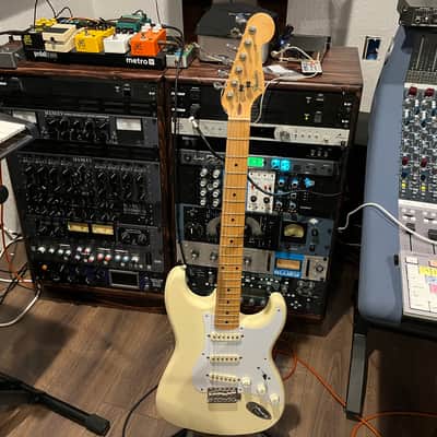 Fender ST-STD Standard Series Stratocaster MIJ image 13