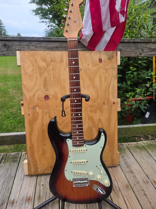 2018 Fender Classic player 60s stratocaster - Gloss polyurethane W/gig bag and extras image 1