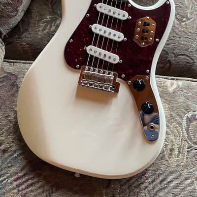 【美品】Squier by Fender Paranormal Cyclone Amazon.com: Fender Squier Paranormal Cyclone Electric Guitar