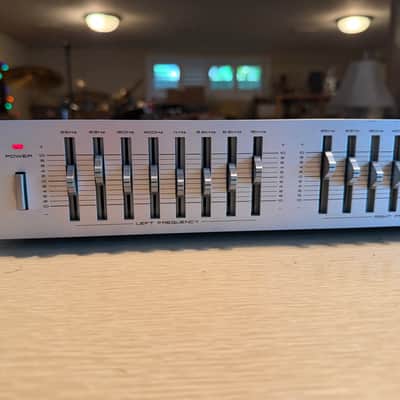 1980s Akai EA-G40 8-Band Home Stereo Graphic Equalizer Freshly Serviced V Rare! image 4
