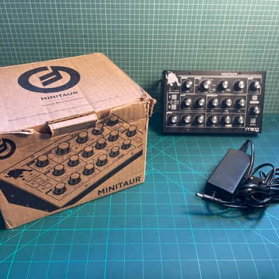 Moog Minitaur Rev2 TBP002 2012 - Present - Black
