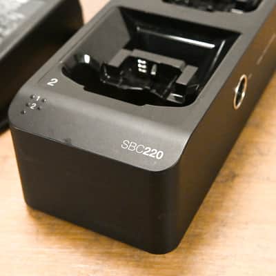 Shure SBC220 Networked 2-Bay Battery Charger CG011WR image 4