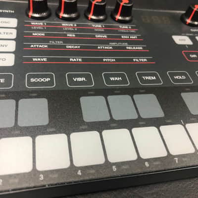 IK Multimedia UNO Analog Synth image 4