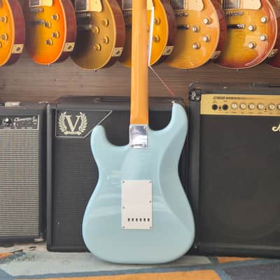 Fender Vintera III Early '60s Stratocaster 2026 - Sonic Blue image 11