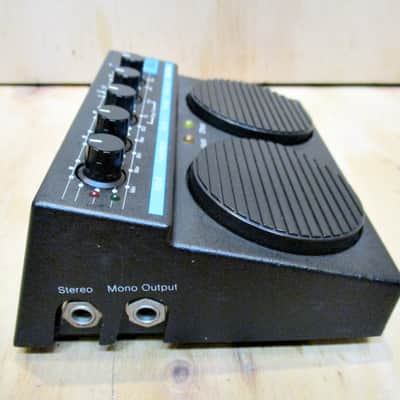 Fender DGL-1 Vintage Stereo Digital Delay Echo Early Version image 3