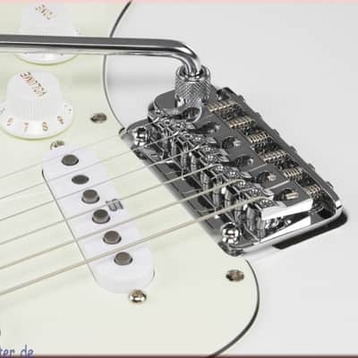 Ibanez LM1 Luca Mantovanelli Signature E-Gitarre 6 String - Luna 2023 - weiß image 4