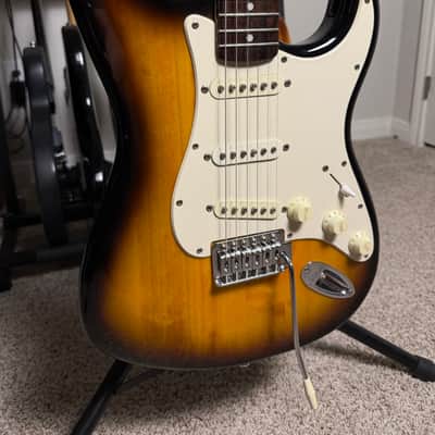 Squier Affinity Series Stratocaster with Rosewood Fretboard 2001 - 2018 - Brown Sunburst image 5