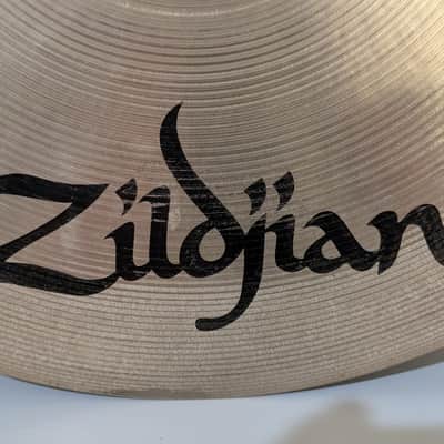 Zildjian 18" A Series Medium Crash Cymbal 1982 - 2012 - Traditional image 8