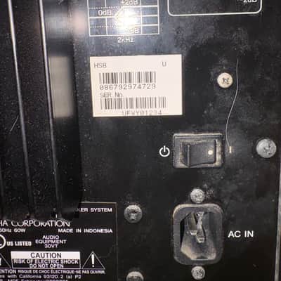 Yamaha Yamaha HS8 Studio Monitors – Pair – Cracked Housing – AS IS image 3
