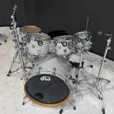 DW  Collector’s Series - White perl image 1
