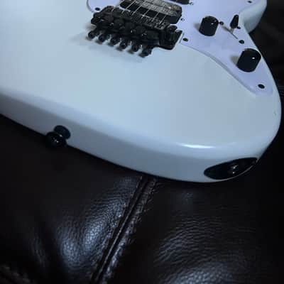 Jackson X Series Adrian Smith Signature SDX with Laurel Fretboard 2019 - Present - Snow White image 17