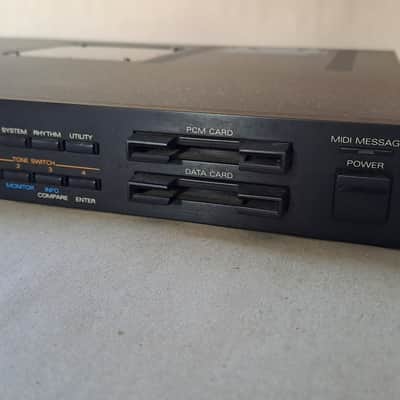 Roland JV-880 Multi Timbral Synthesizer Module, new bright blue display image 4