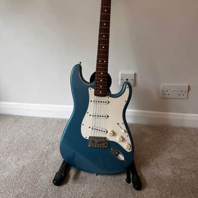 Fender Stratocaster MIM 1995 Made in Mexico (MN5) Electric Guitar + Stand 1995 - Lake Placid Blue Metallic image 1