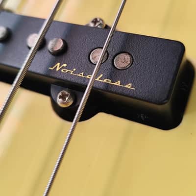 Fender Jazz Bass Deluxe 2007 - Vintage White image 10