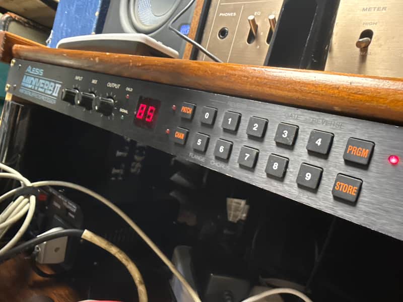 Alesis Midiverb II 16-Bit Digital Effects Processor 1990s - Black image 1