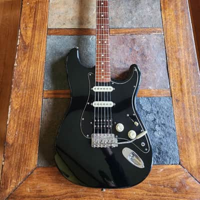 Fender Partscaster strat MIM HSS 2019/90s locking tuners - black/maple image 2