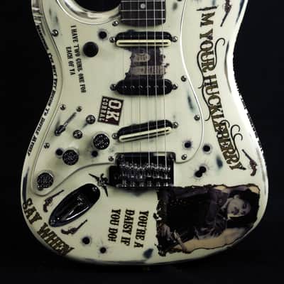 ギター BLADE (Levinson) Stratocaster Used Levinson Blade Electric Guitar Metallic Red Finish | Cream