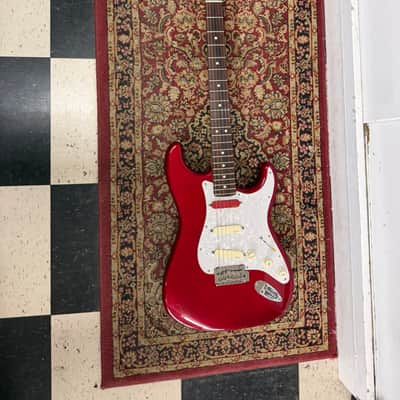 Fender FSR Special Edition Player Stratocaster with Maple Fretboard 2019 Candy Red Burst image 3