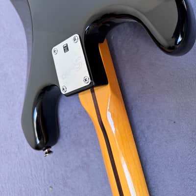 Squier Vintage Modified '70s Stratocaster with Maple Fretboard 2012 - Black image 11
