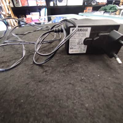 Tastiera Yamaha PSR E443 con imballo originale. image 7