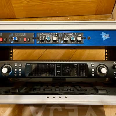 API 212L 225L pair in rack - Preamp Compressor image 1