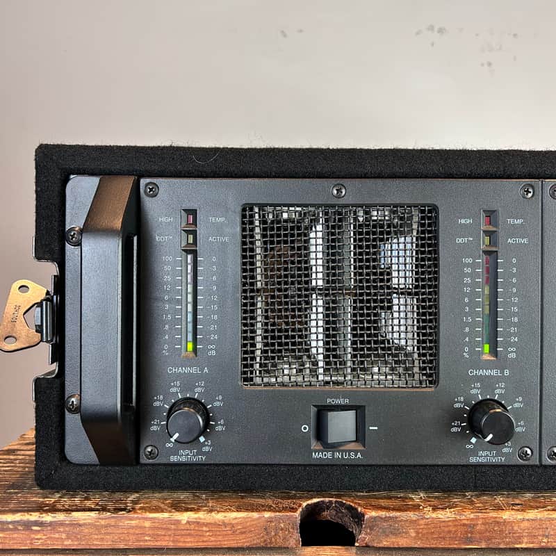 Peavey CS-1200 Power Amp with Sonic flight case/rack | Reverb