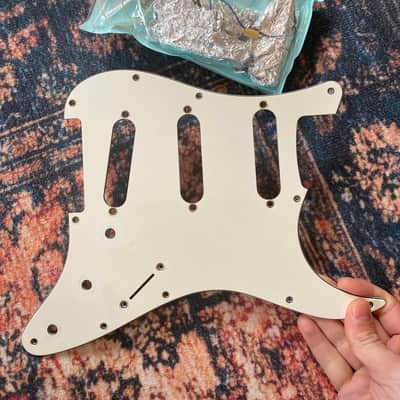 Fender ST-72  MIJ 1984-87 E SERIAL image 12