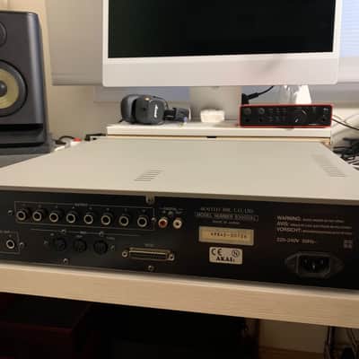 Akai S3000XL Sampler image 2