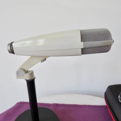 Sennheiser MD 421-2 Cardioid Dynamic Microphone image 4