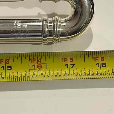 Roy Benson FL102 Flute, Curved Head image 3