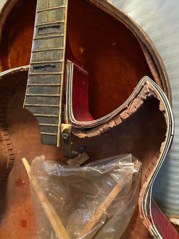 D'Angelico new yorker     basket case 1950's stained red image 1