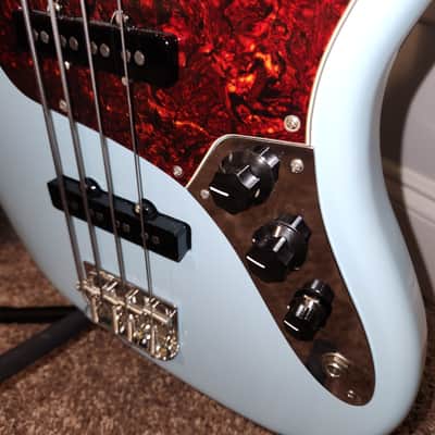 Fender Vintera '60s Jazz Bass with Pau Ferro Fretboard 2019 - Present - Daphne Blue image 10