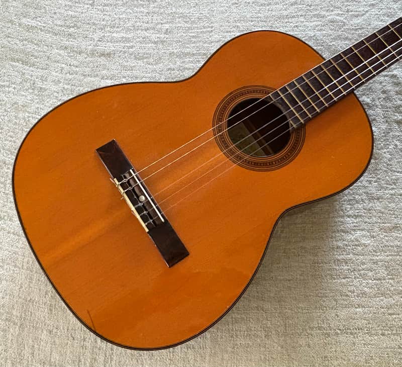 Vintage Suzuki Classical Acoustic Guitar Model 700 + Original Gig Bag Nagoya Japan Suzuki Violin Co. image 1