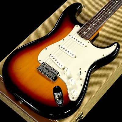 FENDER American Vintage '62 Stratocaster 3-Color Sunburst -2003- [V140759] (08/03) image 1
