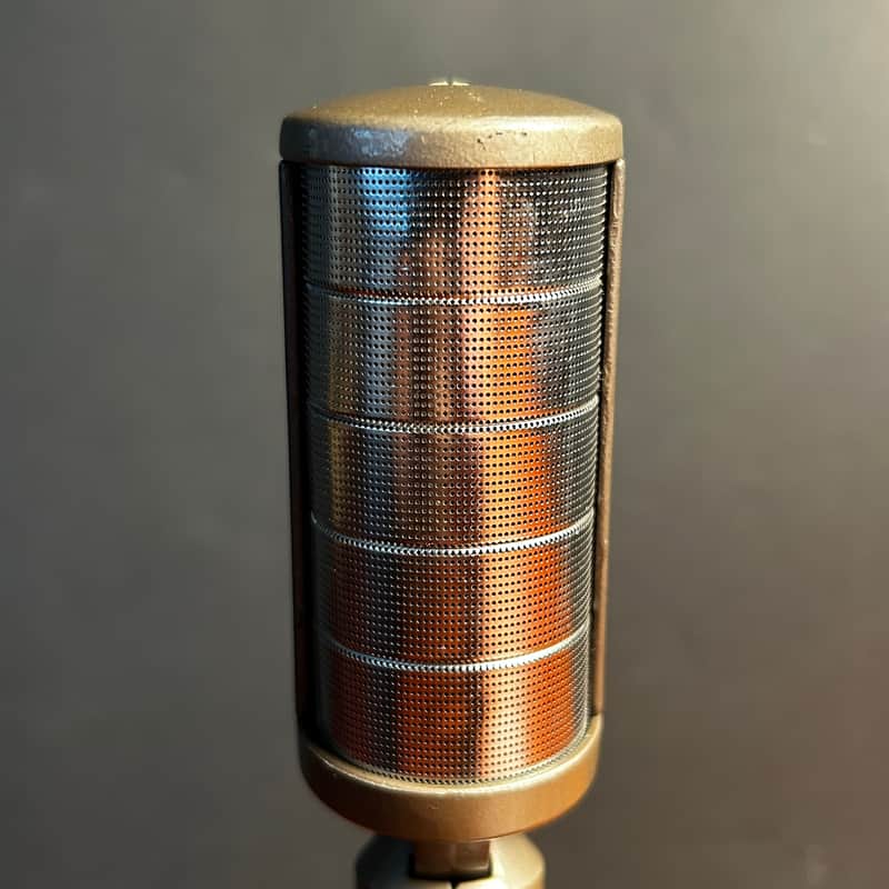 RCA KN-1B dynamic microphone w/stand image 1