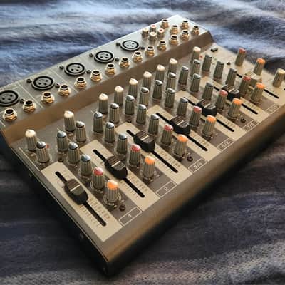 Behringer Xenyx 1002b Portable Mixer image 3