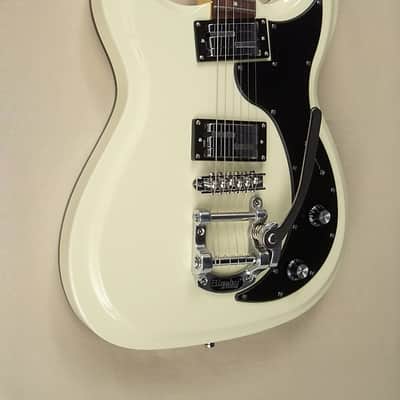 Godin Richmond/Dorchester bigsby image 2