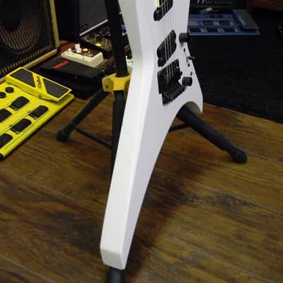 Jackson Professional Warrior Pro 1990 Snow Pearl White Active Electronics image 4