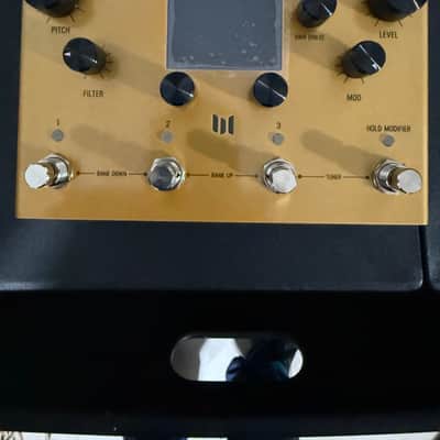 Meris Enzo X 2025 - Present - Gold image 1