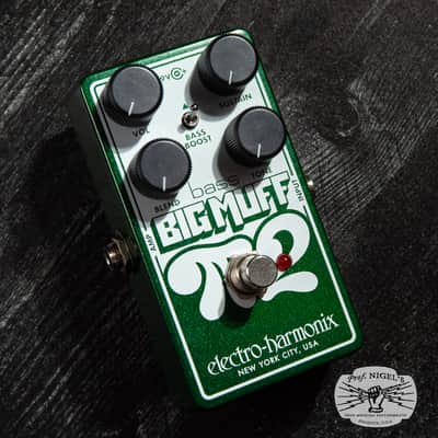 Electro-Harmonix Bass Big Muff Pi 2 Dual Op-Amp Fuzz - Authorized Dealer image 1