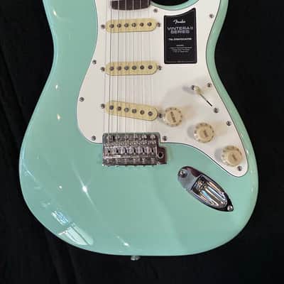 Fender Vintera II '70s Stratocaster with Rosewood Fretboard Surf Green #MX23109950 7lbs 15.1 oz image 3