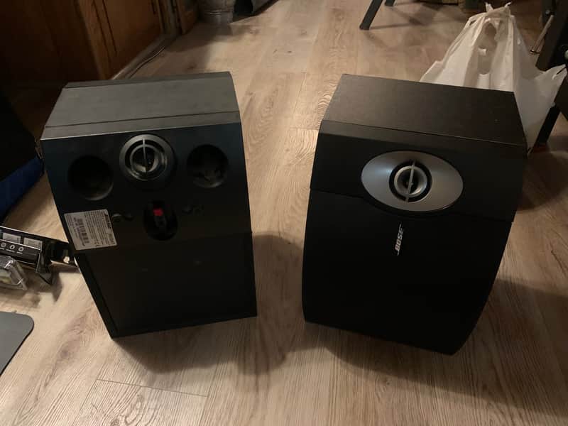 Bose Bose 301-V Stereo Loudspeakers (Pair) image 1