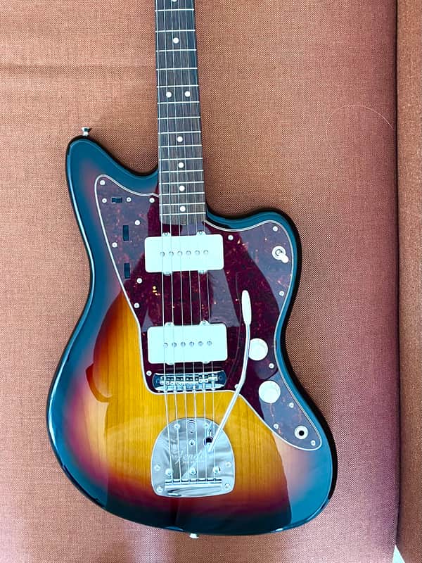 Fender Made in Japan Heritage 60s Jazzmaster 2026 - 3-tone Sunburst image 1