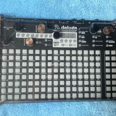 Synthstrom Audible Deluge 64-Voice Desktop Synthesizer with Numeric Display Model DE-01 – Mint – Clear Hard Cover – Free Shipping image 3