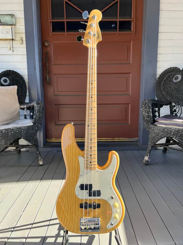 Fender Precision Bass Plus