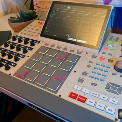 Akai MPC X Special Edition Standalone Sampler incl. MPC Pro Pack upgrade image 4