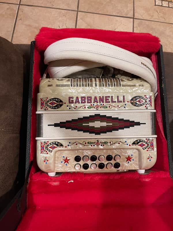 GABBANELLI PEARL WHITEC GCF Non switched compact 3 row accordion