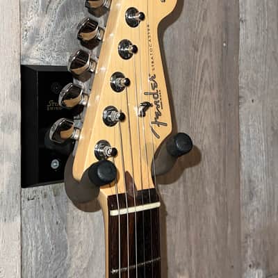 2005 Fender 60th Anniversary American Series Stratocaster, Rosewood Fretboard 3-Color Sunburst, Very Collectable and Ships Fast ! image 8