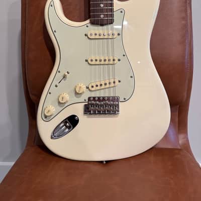 Fender American Original '60s Stratocaster Left-Handed with Rosewood Fretboard 2018 - 2022 - Olympic White image 3
